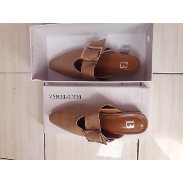 Sepatu berrybenka cream