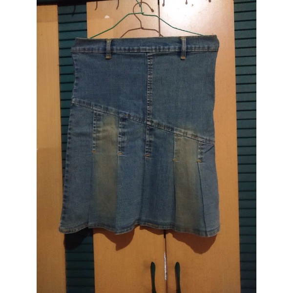 preloved/second rok jeans remaja