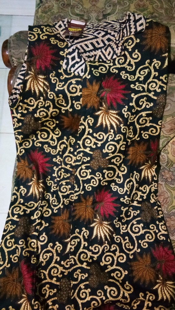 Indrawati Bolero Bolak Balik Rompi Batik Wanita