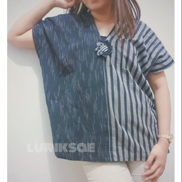 Blouse Lurik Hitam Kombinasi Gerimis