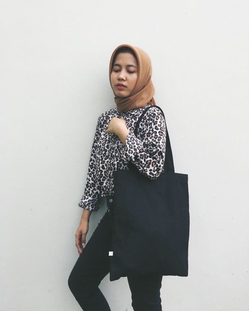 CABICIKS Standard Totebag Kanvas Polos Hitam / Black Tote Bag