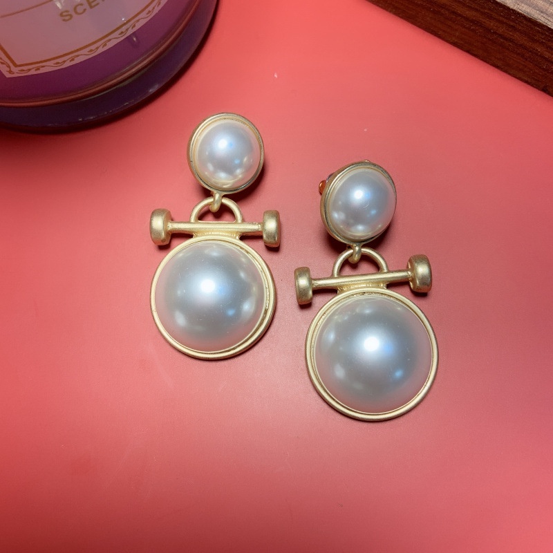 Anting Tusuk Gantung Panjang Desain Mutiara Matte Gaya Retrobarok Untuk Wanita