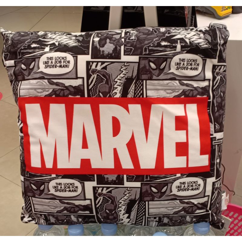 Bantal Marvel miniso
