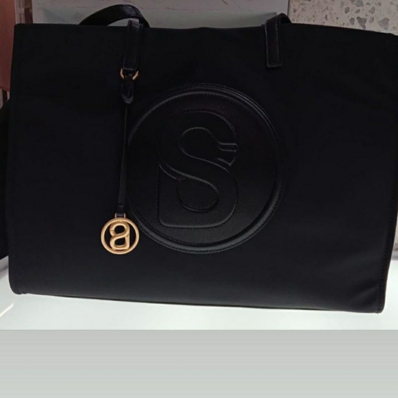 AALIYA Nylon tote bag black