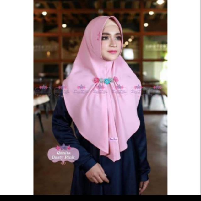Khimar Qonita
