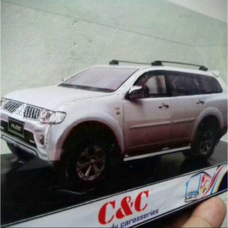 miniatur mobil Pajero dakar
