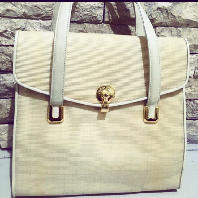 Preloved andrea carrano