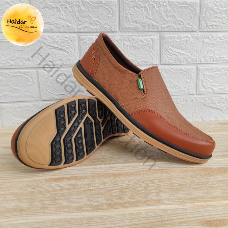 Sepatu Pria Kulit Sintetis Premium Slip On Kasual Cowok Kerja Lentur  Original Sol Karet