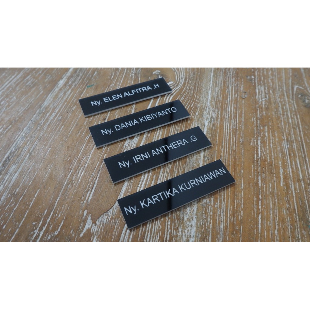 

NAME TAG MAGNET AKRILIK