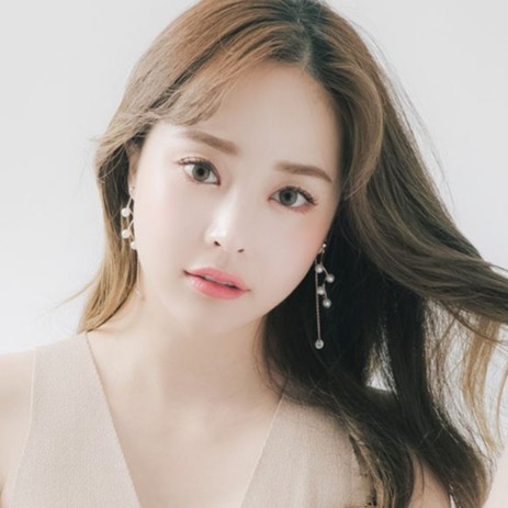 [READY] Anting Tusuk Wanita Mutiara Juntai Panjang Berlian Fashion