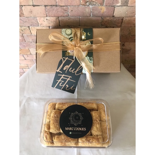 

Hampers Lebaran Toples Kotak Besar