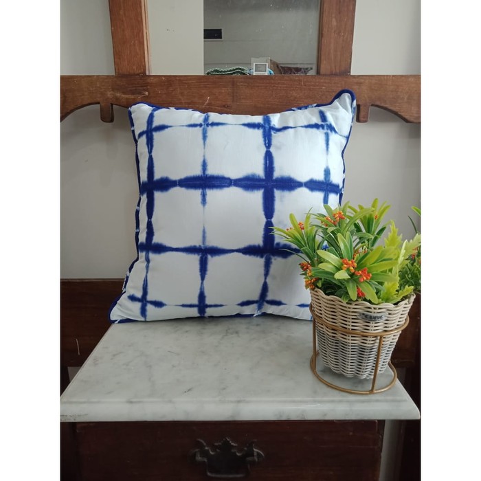Cushion / Sarung Bantal Kursi Oshibori Biru Kotak