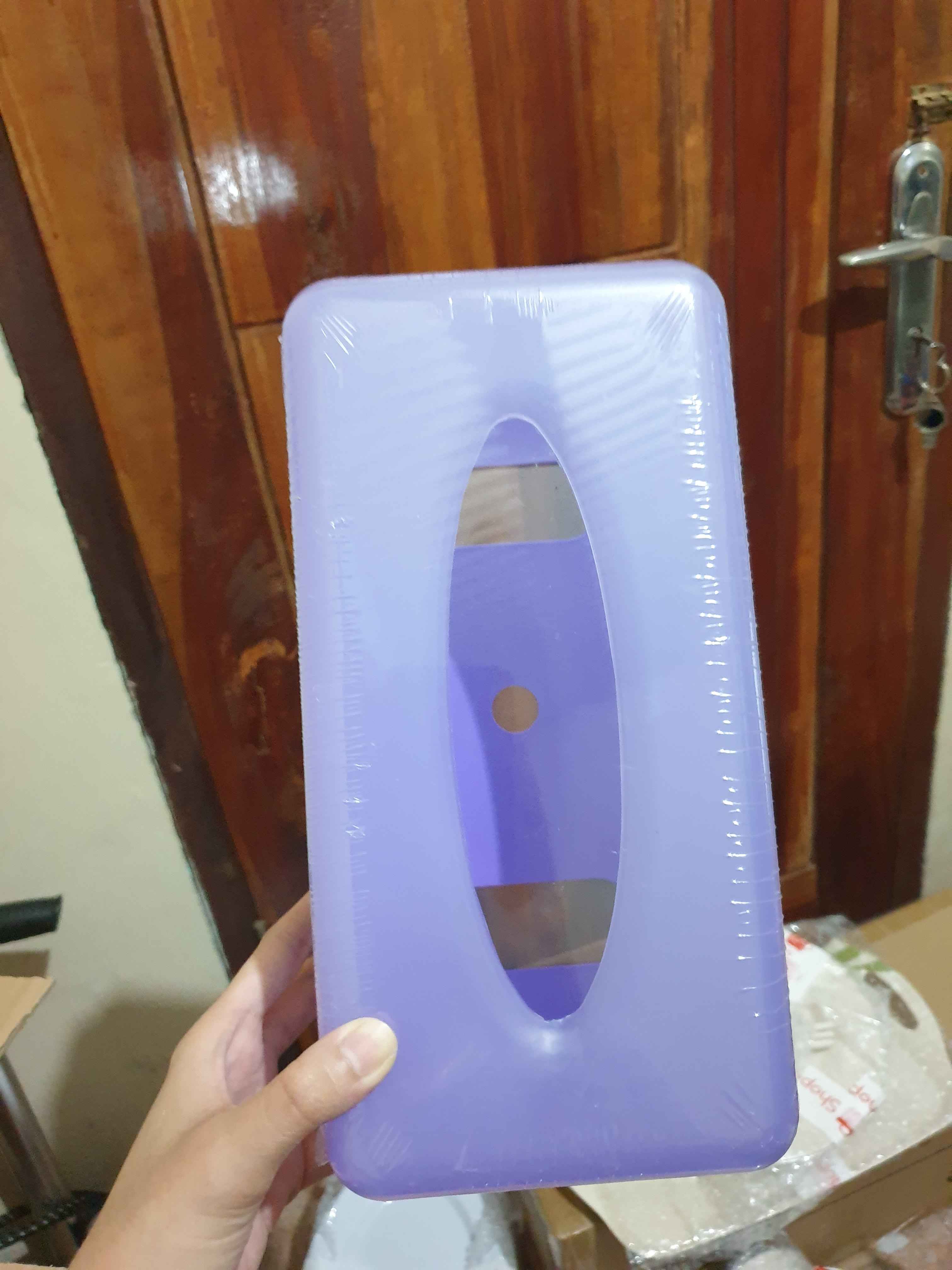 Onyx Kotak Tisu Tertutup Frosty As