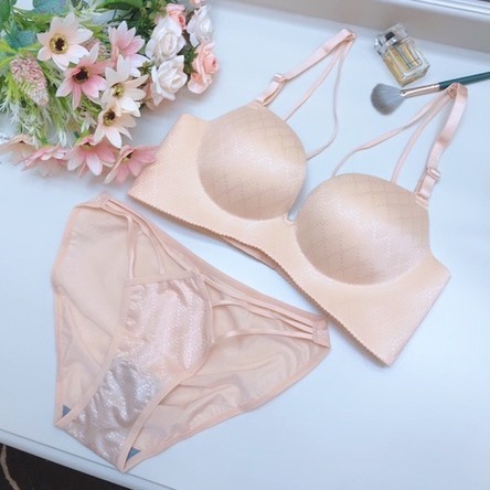 BRA SET SEAMLESS (BS39) TANPA KAWAT BUSA PUSH UP BRA DENGAN PANTY