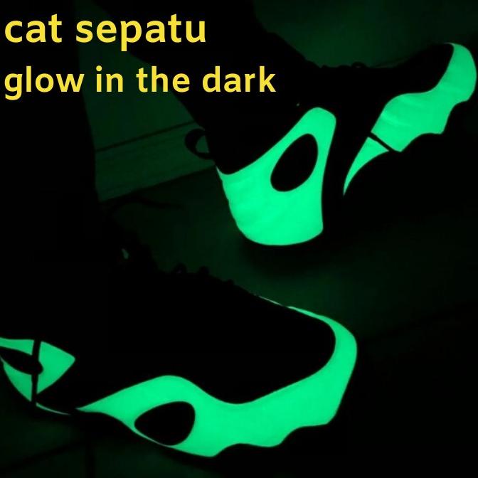

Cat Fosfor Glow ke Kulit & Karet Sol Sepatu | Velle - not Angelus