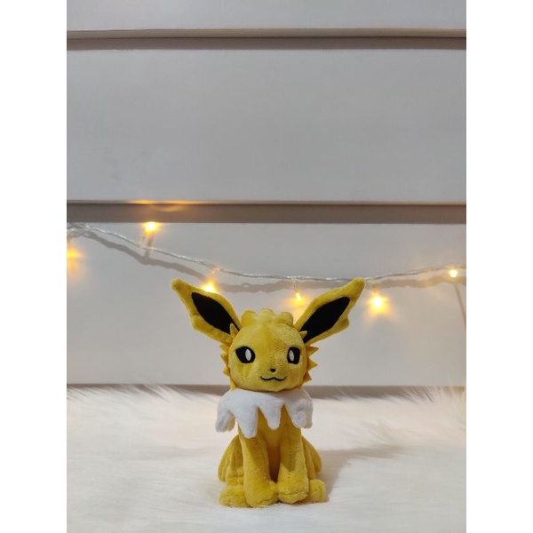 Boneka Pokemon Jolteon - Pokemon Center (Pokemon Fit)