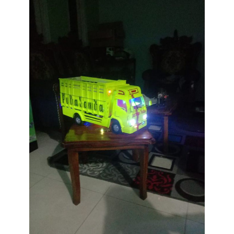 Miniatur Truk Oleng Ful Spek Interior  pintu Buka Kabin jungkit
