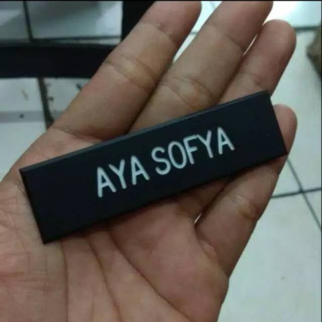 

Papan nama Grafir Dop Peniti