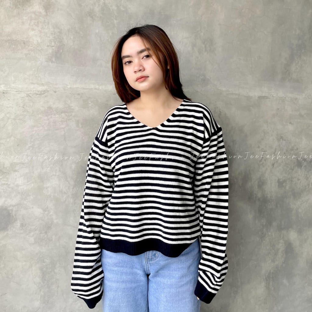 Zelline Official Sweater Crop Strippy Terbaru