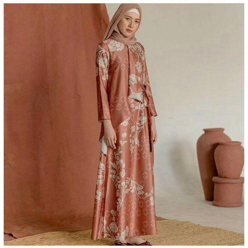 gaharu dress wearing klamby xs