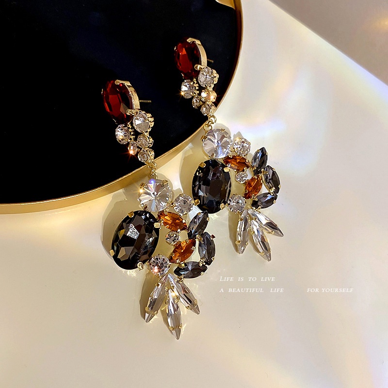 Anting Gantung Panjang Model Rumbai Kristal / Berlian Retro Mewah Untuk Wanita