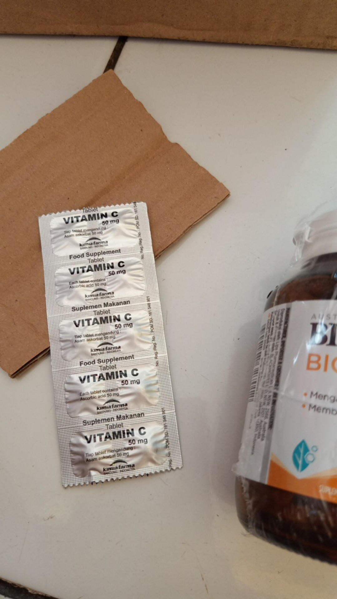 Vitamin C Vit C 10 Tablet Tingkatkan Daya Tahan Tubuh Kimia Farma Shopee Indonesia