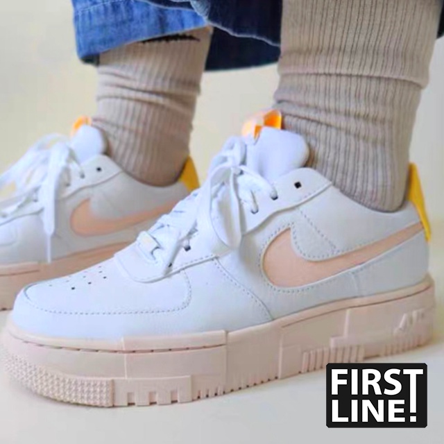 Nike Air Force 1 Cahaya Merah Muda Putih Lampu Splicing Bagian Bawah Yang Tebal Pria Wanita Sepatu L
