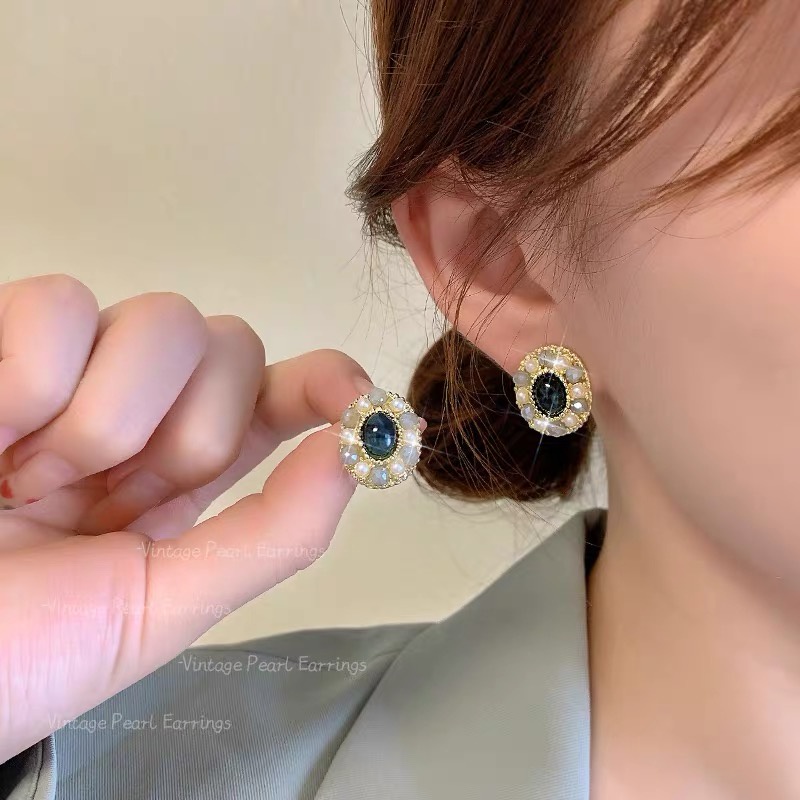 Anting Stud Hias Mutiara Warna Hijau Gaya Vintage Korea Untuk Wanita