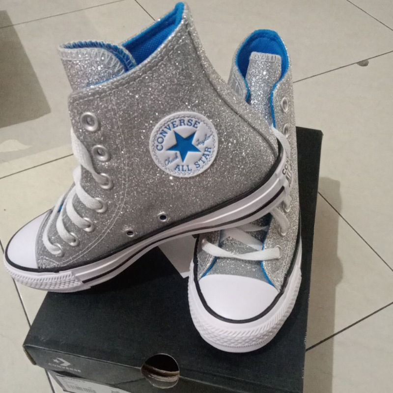 sepatu Converse original 572046C