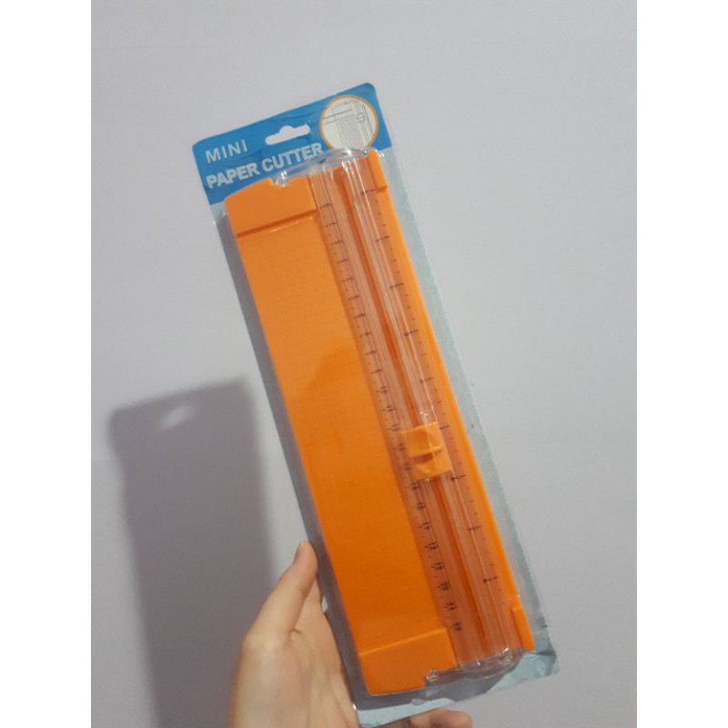 

pemotong kertas