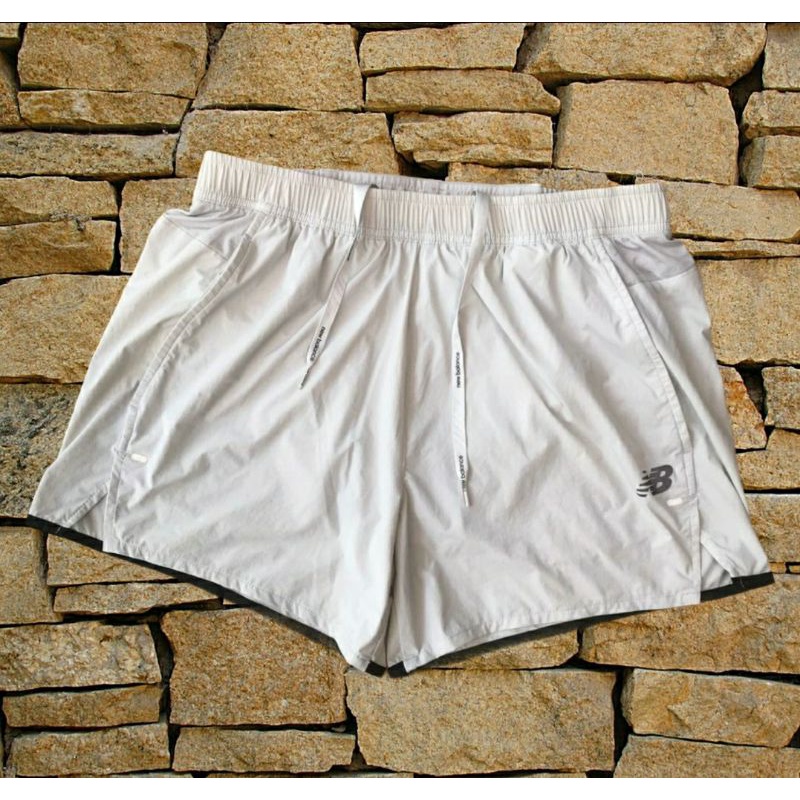 CELANA PENDEK OLAHRAGA NEW BALANCE / SECOND BEKAS PRELOVED ORIGINAL / HOODIE CREWNECK