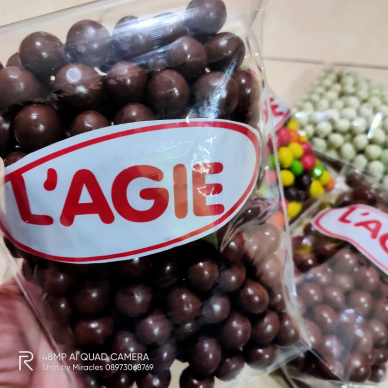 

Lagie Chocoball Biscuit Balur Coklat berat 500 gr