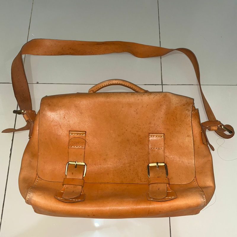 Preloved Mens Messenger leather bag made in Bandung