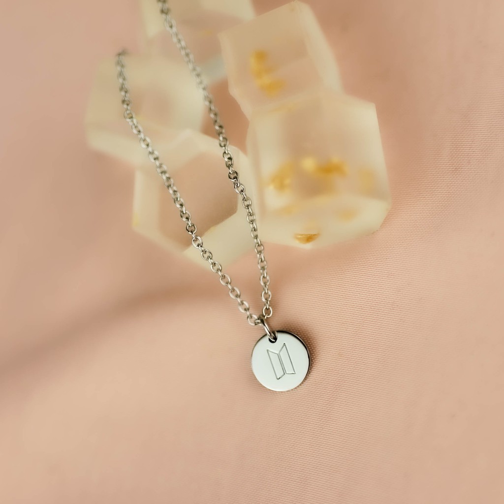 Grosir (SSC) Kalung Logo BTS (Grafir, PREORDER 7 HARI KERJA) KPOP Mirai Jewelry Premium Termurah