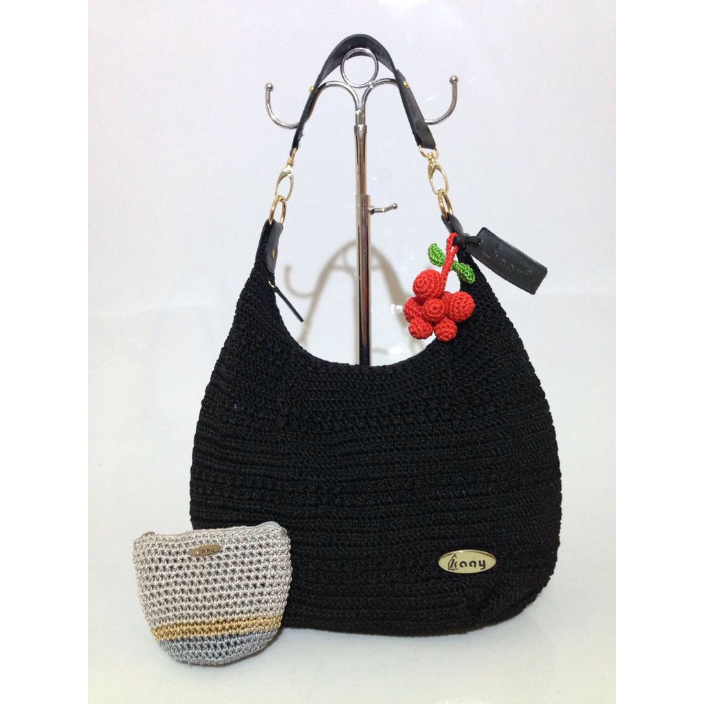 

Sofella Hitam Free Fompet Premium