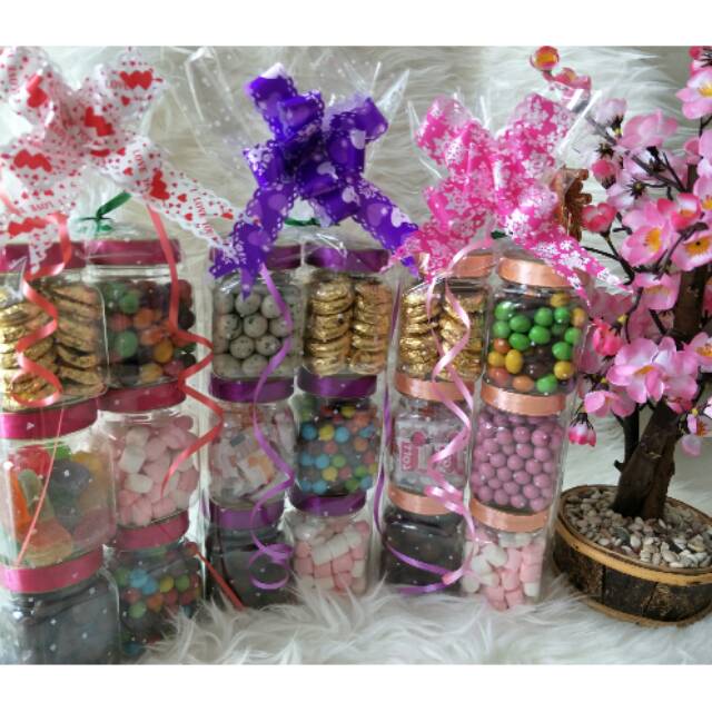 

Paket coklat lebaran /parcel lebaran/coklat toples delfi lagie