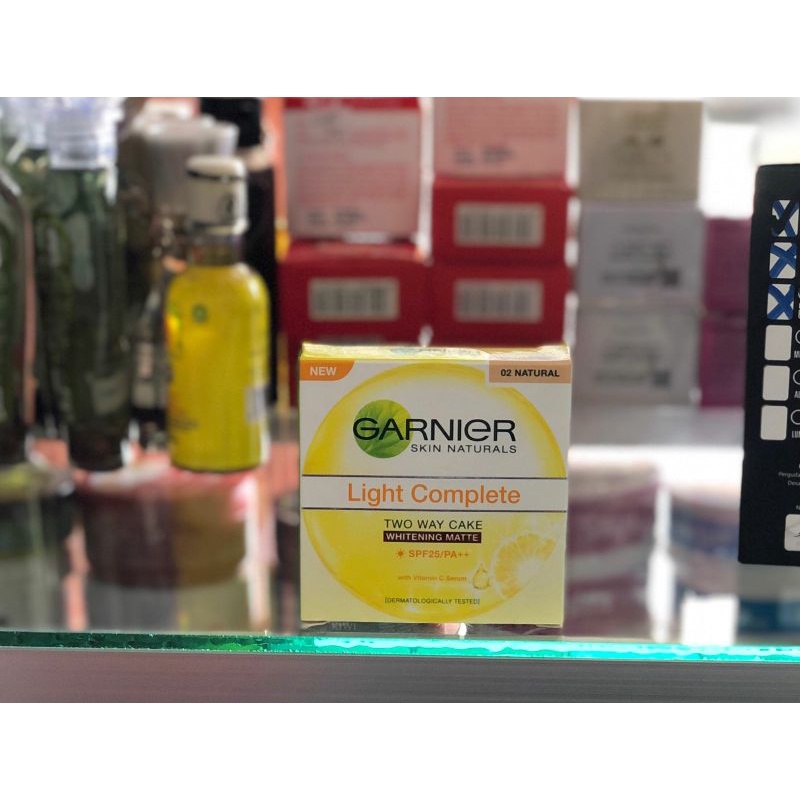 GARNIER Skin Natural Light Complete TWO WAY CAKE