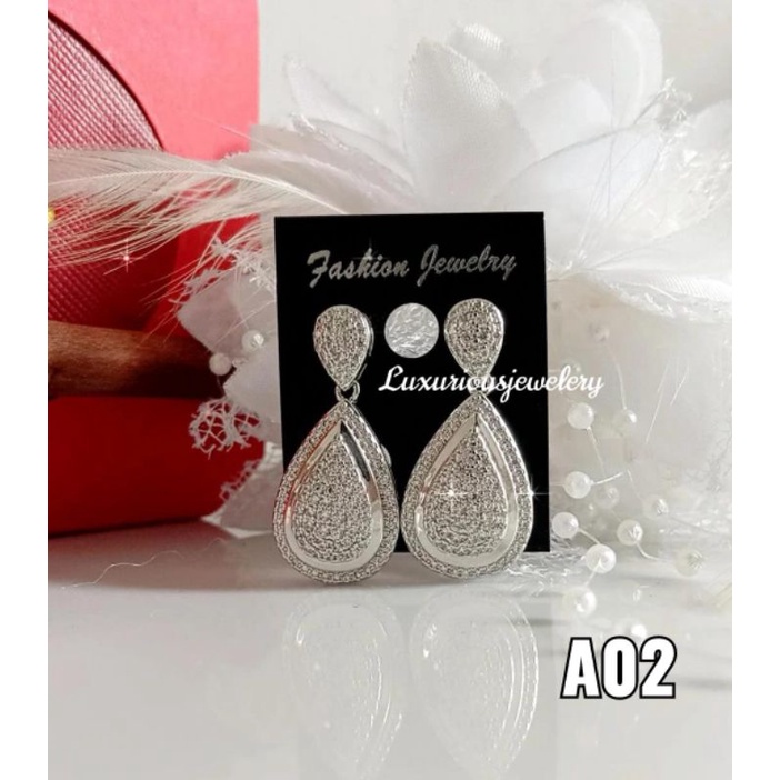 Anting Mewah Replika Berlian Eropa