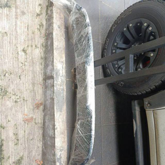 Spoiler Toyota Kijang Innova Tahun 2012