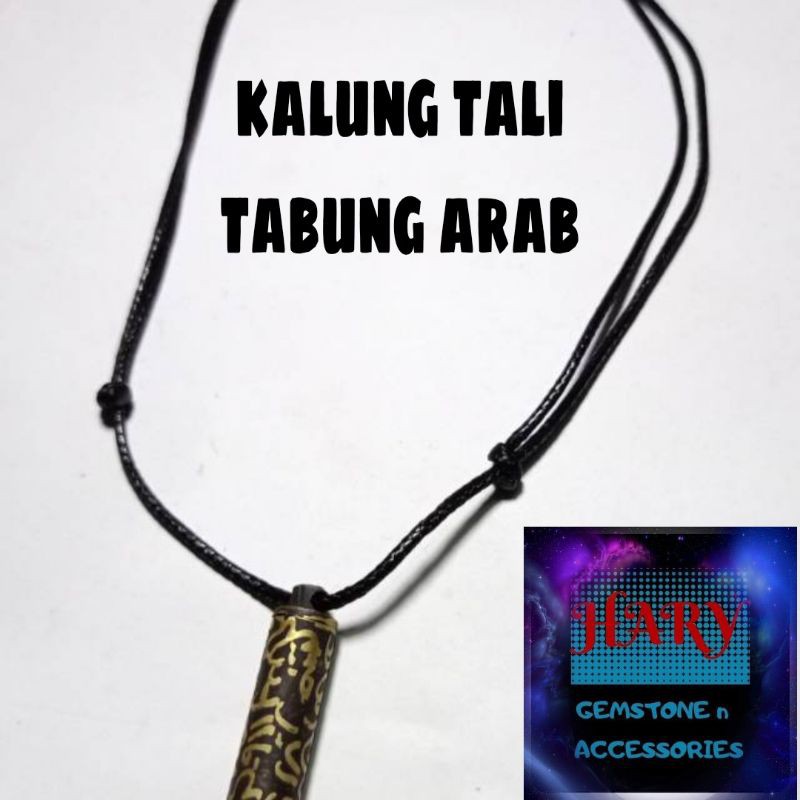 Kalung tali dengan liontin tabung tempat jimat