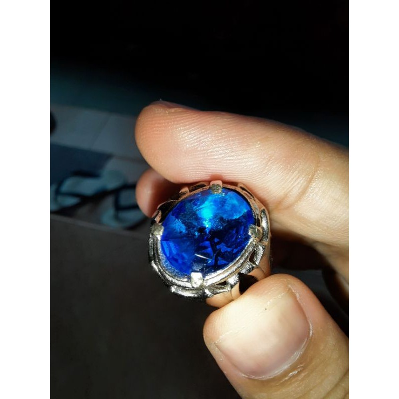 King Safir Dijamin Polesan Kontes