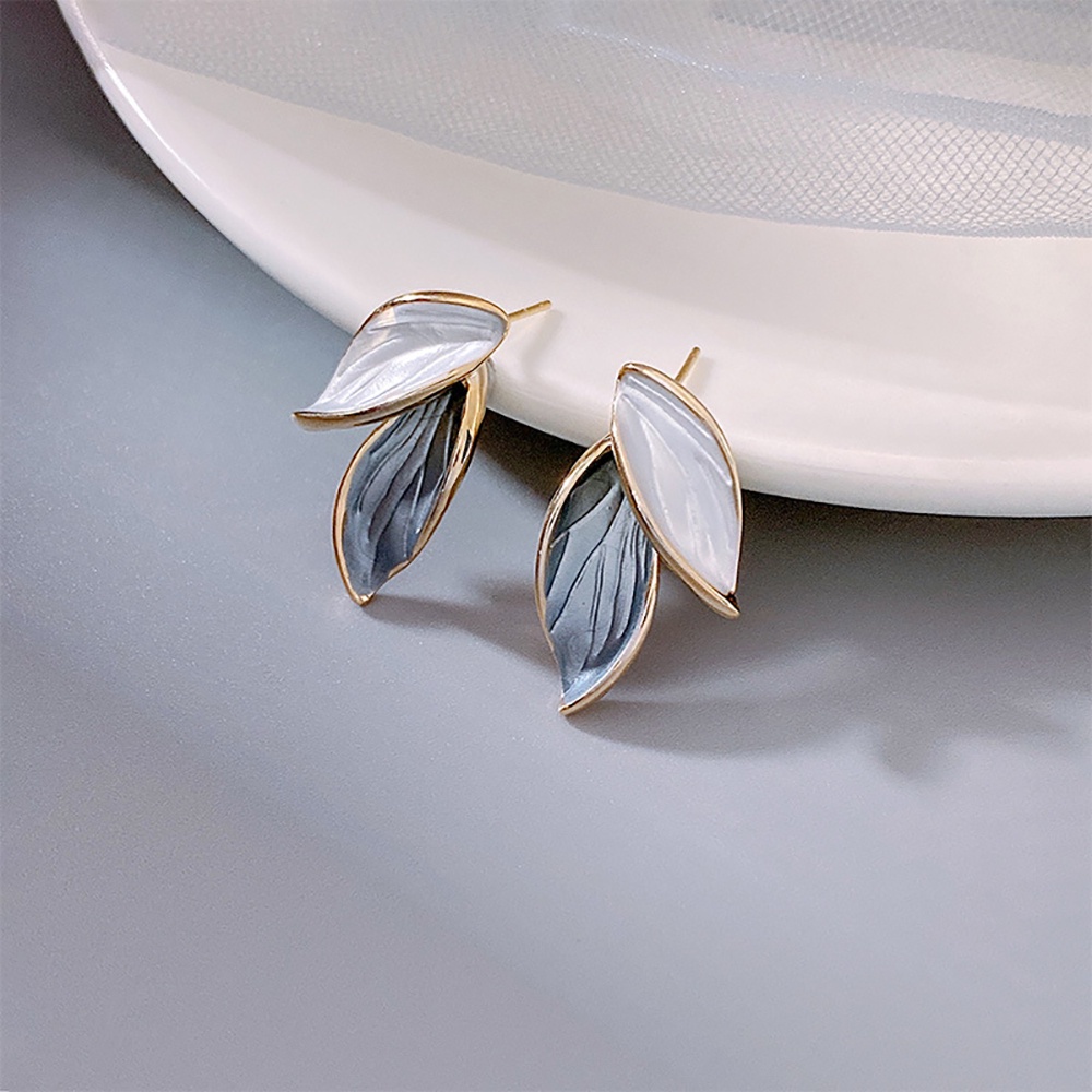 Needway  Creativity Leaf Earrings Simple Fashion Jewelry Stud Earrings Women Temperamental Korean Alloy Girls Contrast Color