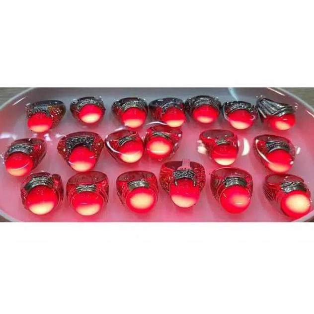 Batu merah delima batu sulap/prank menyalah dalam air..