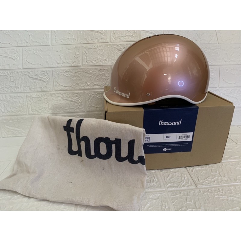 Helm Sepeda merk Thousand preloved