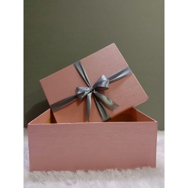 

Kotak Hadiah / Kotak Kado / 26x20x10cm / Berpita