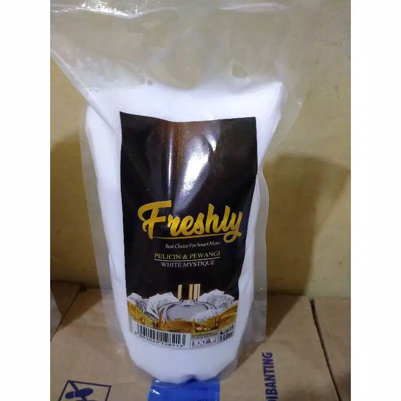 FRESHLY PELICIN DAN PEWANGI LOUNDRY 1000 ML WHITE MYSTIQUE