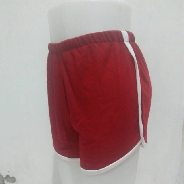 Celana wanita seksi