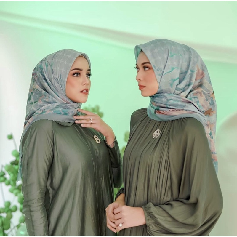 XANADU JADE Buttonscarves x Riamiranda