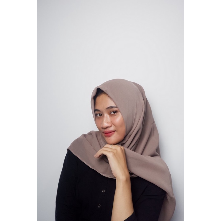 50 warna BELLA SQUARE JILBAB SEGI EMPAT POLLYCOTTON-bella walnut