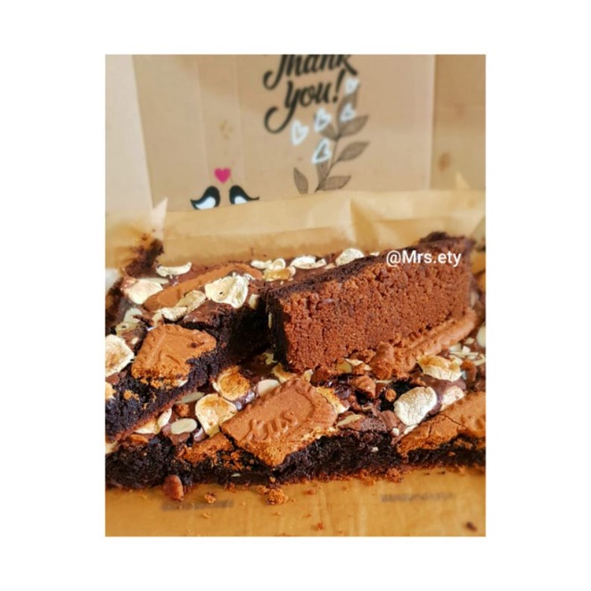 

S'Mores Lotus Brownie Full Size